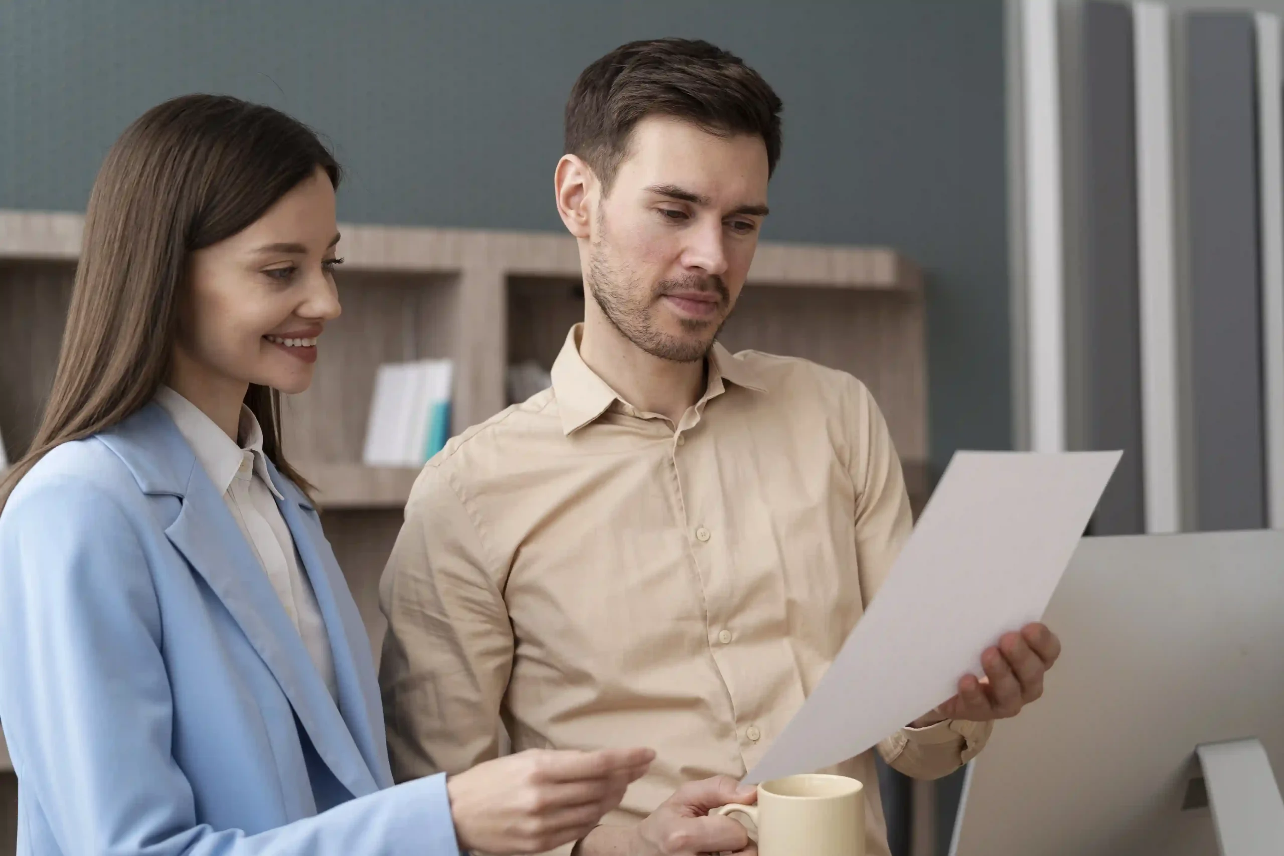 Ilustrasi usaha tanpa NIB yang berisiko terkena sanksi hukum dan kesulitan berkembang