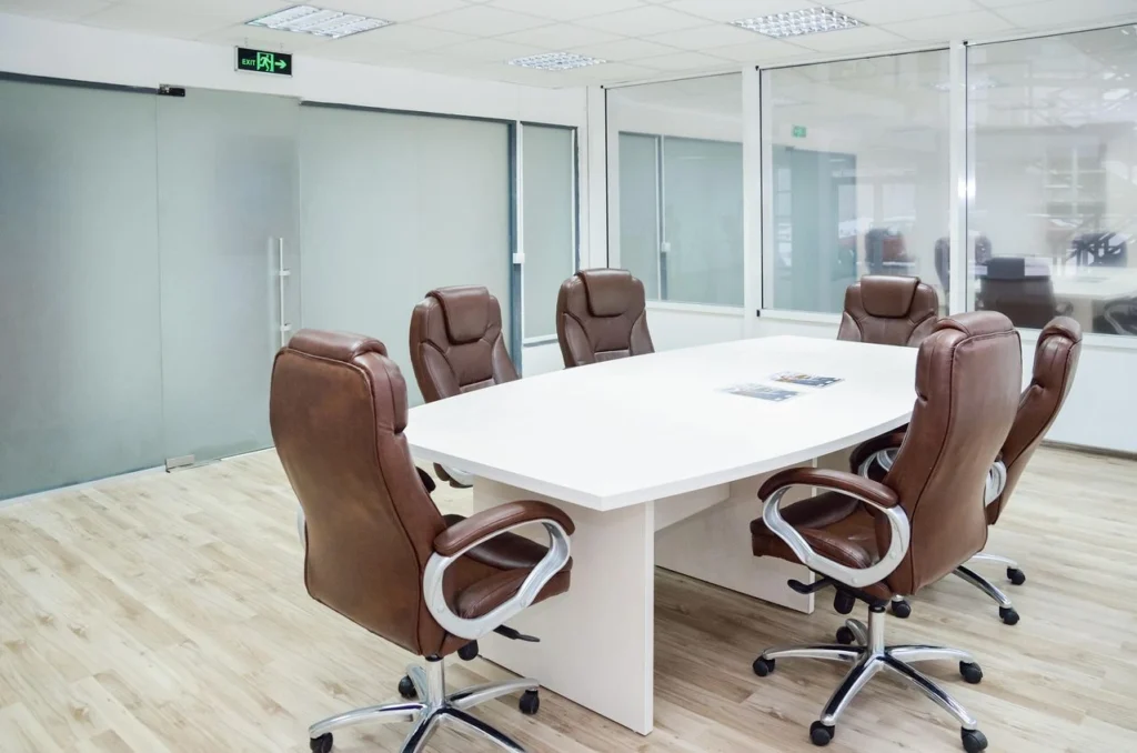Ilustrasi meeting room di Bekasi